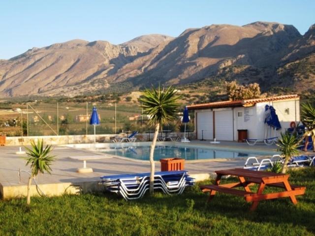 Flisvos Apartments Frangokastello Extérieur photo